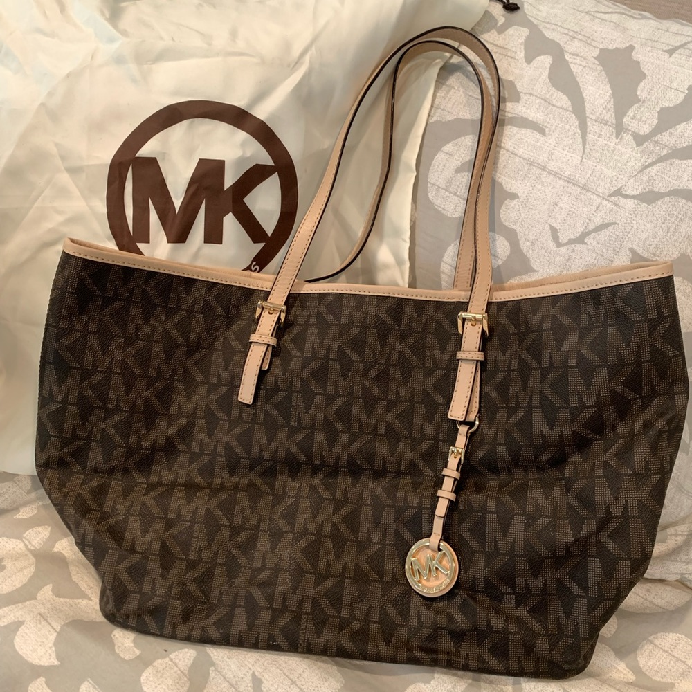 Michael Kors Signature Carryall Tote